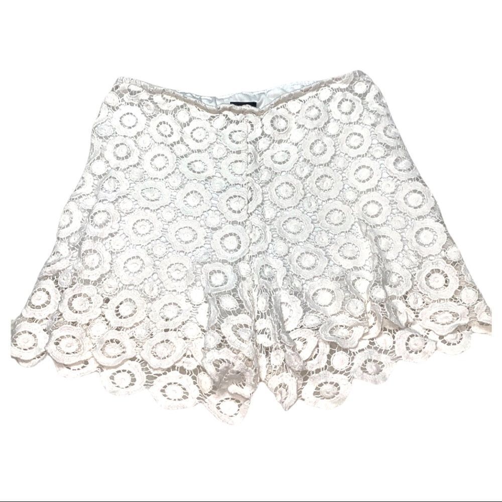 White high waisted crochet lace Bebe shorts size small